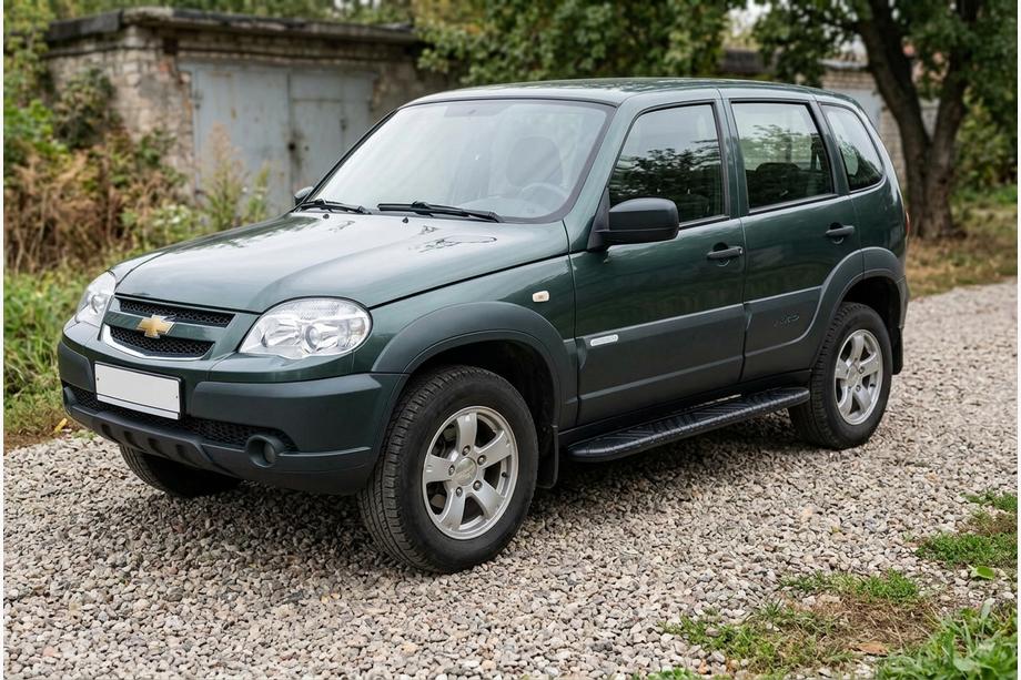 Chevrolet Niva 1998–2020 Bočné nášľapy Bosphore Black (2 ks, hliník) Image