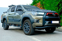 Toyota Hilux 2015– Predný ochranný rám Texas pre 2020+ (76 mm, čierny) fotografia 3