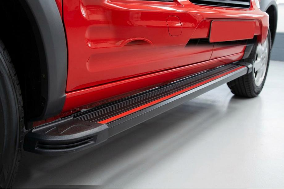 Ford Connect 2010–2013 Bočné prahy Maya Red (2 ks., hliník) Maxi rázvor Image