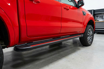 Ford Ranger 2007–2011 Bočné prahy Maya Red (2 ks., hliník) fotografia 1