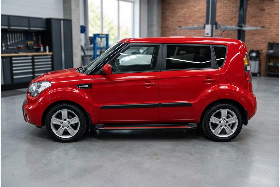 Kia Soul I 2008–2013 Bočné prahy Maya Red (2 ks., hliník) Fotografia 1
