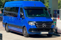 Mercedes Sprinter W907/W910 2018– Bočné prahy Maya Red (2 ks., hliník) Dlhý/Extra dlhý fotografia 2
