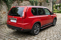Nissan X-trail T31 2007–2014 Bočné prahy Maya Red (2 ks., hliník) fotografia 1