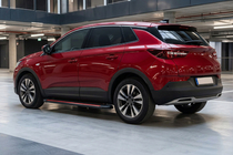 Opel Grandland X 2017– Bočné prahy Maya Red (2 ks., hliník) fotografia 1