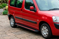 Peugeot Partner 1996–2008 Bočné prahy Maya Red (2 ks., hliník) fotografia 1