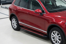 Porsche Cayenne 2003–2010 Bočné prahy Maya Red (2 ks., hliník) fotografia 1