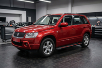 Suzuki Grand Vitara 2005–2017 Bočné prahy Maya Red (2 ks., hliník) fotografia 1