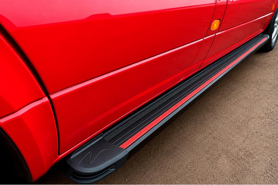 Volkswagen Crafter 2006–2016 Bočné prahy Maya Red (2 ks., hliník) Dlhý/Extra dlhý Image