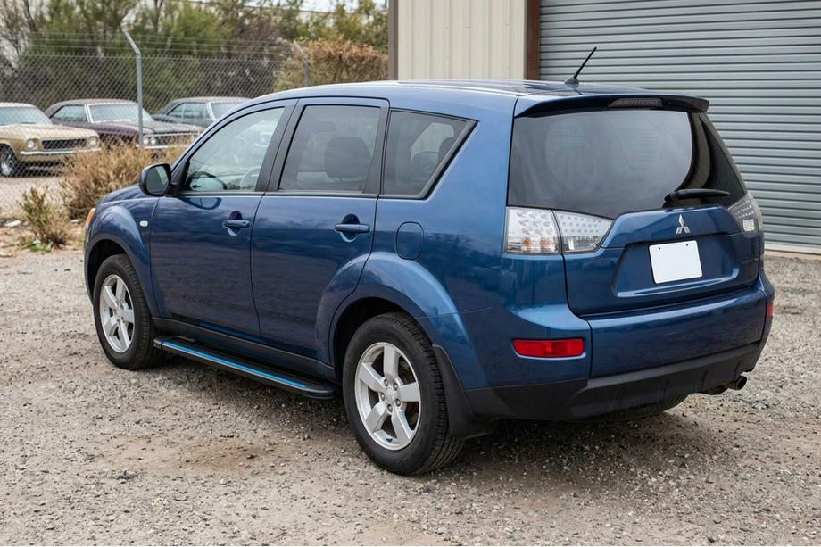 Mitsubishi Outlander 2006–2012 Bočné nášľapy Maya Blue (2 ks, hliník) Image