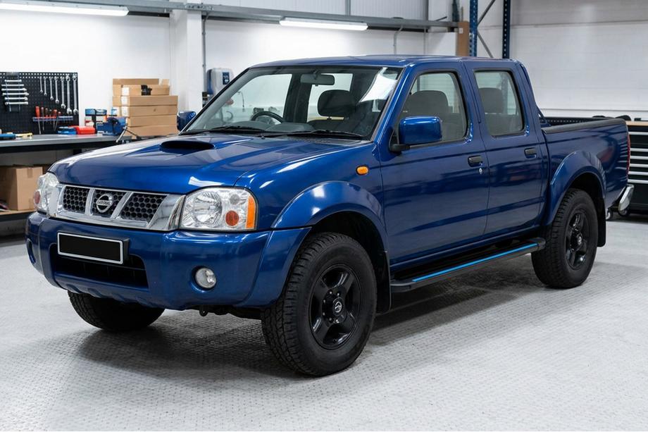 Nissan NP300 1999–2015 Bočné nášľapy Maya Blue (2 ks, hliník) Image