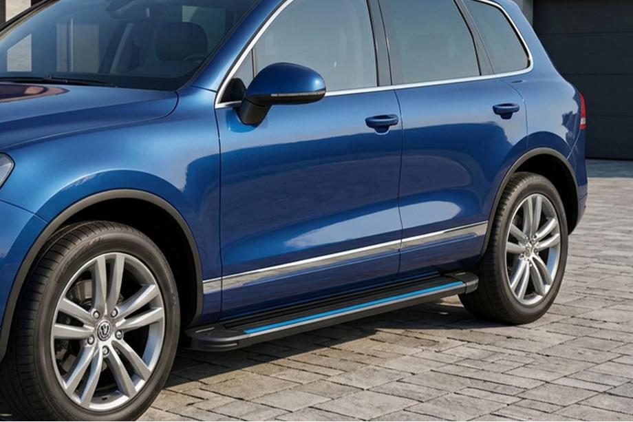 Porsche Cayenne 2003–2010 Bočné nášľapy Maya Blue (2 ks, hliník) Image