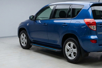 Toyota Rav 4 2006–2013 Bočné nášľapy Maya Blue (2 ks, hliník) fotografia 1