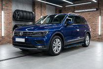 Volkswagen Tiguan 2016–2023 Bočné nášľapy Maya Blue (2 ks, hliník) fotografia 1