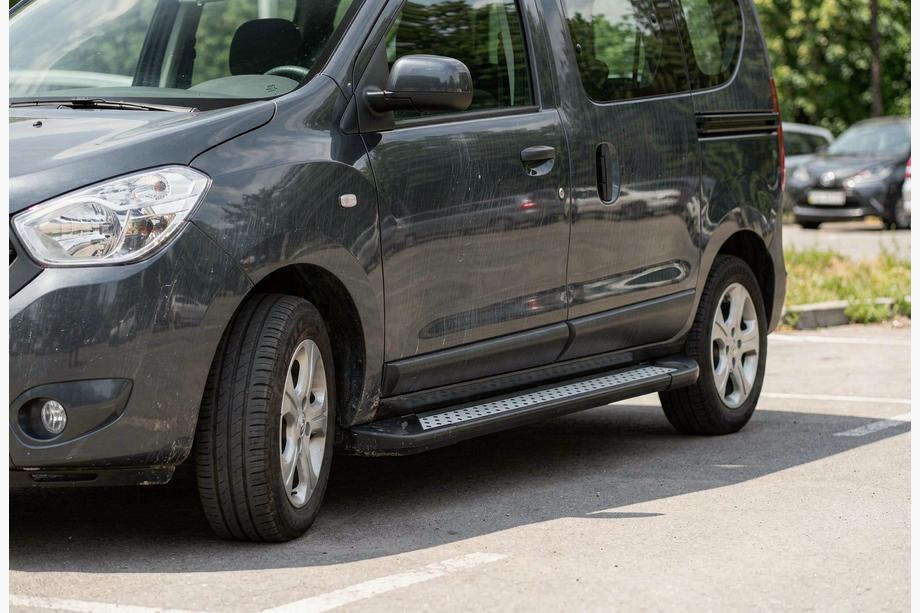 Dacia Dokker 2013–2022 Bočné nášľapy New Vision Black (2 ks, hliník) Image