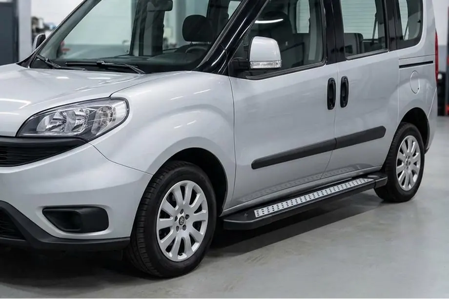 Fiat Doblo II 2010–2022 Bočné nášľapy New Vision Black (2 ks, hliník) Image