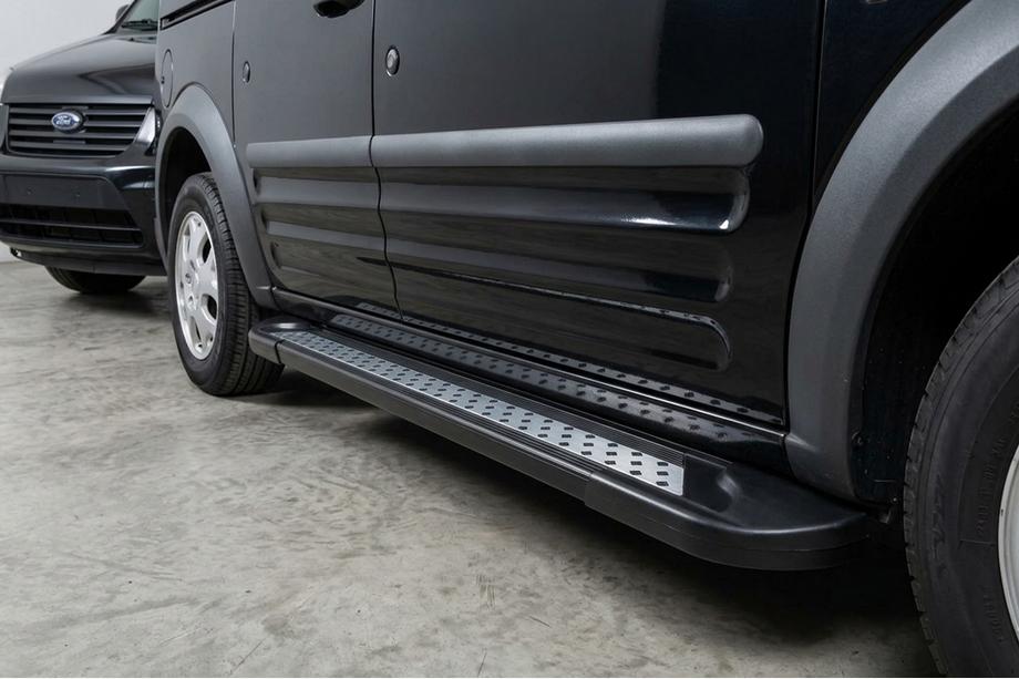 Ford Connect 2010–2013 Bočné nášľapy New Vision Black (2 ks, hliník) Image