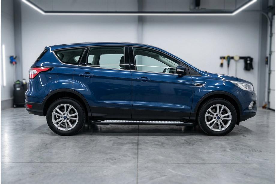 Ford Kuga/Escape 2013–2019 Bočné nášľapy Vision New Black (2 ks, hliník) Image