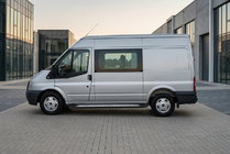 Ford Transit 2000–2014 Bočné nášľapy New Vision Black (2 ks, hliník) L1 (krátky rázvor) fotografia 1