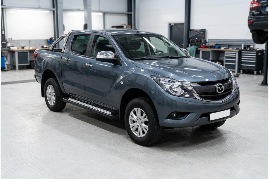 Mazda BT-50 2012– Bočné nášľapy New Vision Black (2 ks, hliník) Image