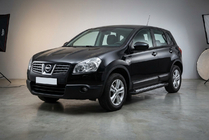 Nissan Qashqai 2007–2010 Bočné nášľapy New Vision Black (2 ks, hliník) fotografia 1
