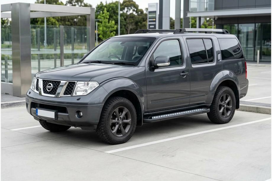 Nissan Pathfinder R51 2005–2014 Bočné nášľapy New Vision Black (2 ks, hliník) Image