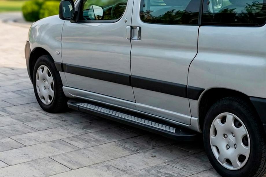 Peugeot Partner 1996–2008 Bočné nášľapy New Vision Black (2 ks, hliník) Image