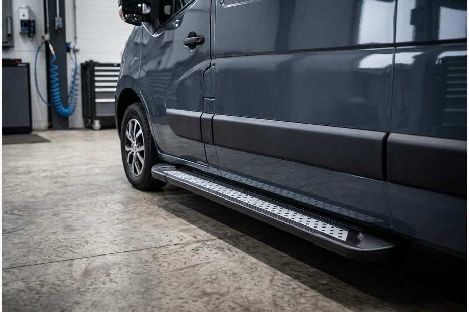Renault Master 2011–2023 Bočné nášľapy New Vision Black (2 ks, hliník) Image