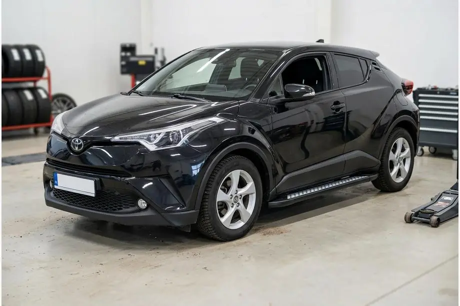 Toyota C-HR 2016–2023 Bočné nášľapy New Vision Black (2 ks, hliník) Image