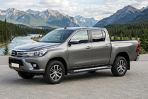 Toyota Hilux 2015– Bočné nášľapy New Vision Black (2 ks, hliník) fotografia 1