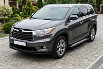 Toyota Highlander 2013–2019 Bočné nášľapy New Vision Black (2 ks, hliník) fotografia 1