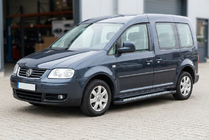 Volkswagen Caddy 2004–2010 Bočné nášľapy Vision New Black (2 ks, hliník) Štandardná základňa fotografia 1