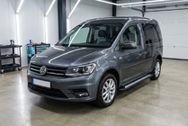 Volkswagen Caddy 2015–2020 Bočné nášľapy New Vision Black (2 ks, hliník) Štandardná základňa fotografia 1