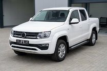 Volkswagen Amarok 2010–2022 Bočné nášľapy New Vision Black (2 ks, hliník) fotografia 1