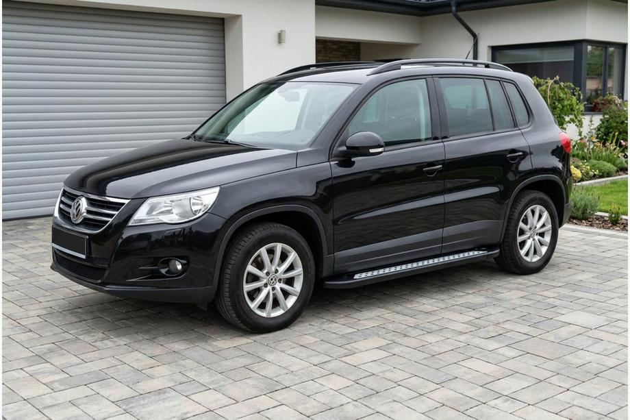 Volkswagen Tiguan 2007–2016 Bočné nášľapy New Vision Black (2 ks, hliník) Image