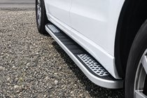 Audi Q5 2017–2025 Bočné nášľapy Tayga V2 (2 ks, hliník) fotografia 5
