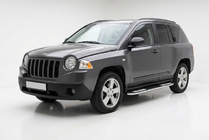 Jeep Compass 2006–2016 Bočné nášľapy Tayga V2 (2 ks, hliník) fotografia 1