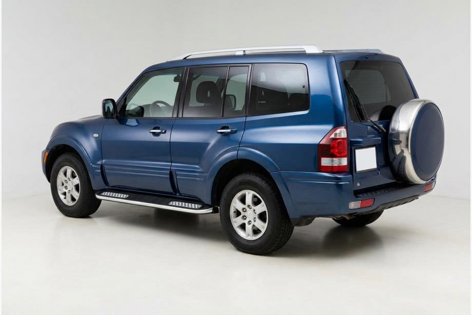 Mitsubishi Pajero Wagon III 1999–2006 Bočné nášľapy Tayga V2 (2 ks, hliník) Image