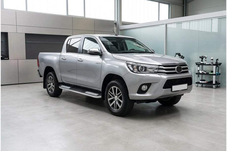 Toyota Hilux 2015– Bočné nášľapy Tayga V2 (2 ks, hliník) Image