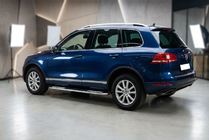 Volkswagen Touareg 2010–2018 Bočné nášľapy Tayga V2 (2 ks, hliník) fotografia 1