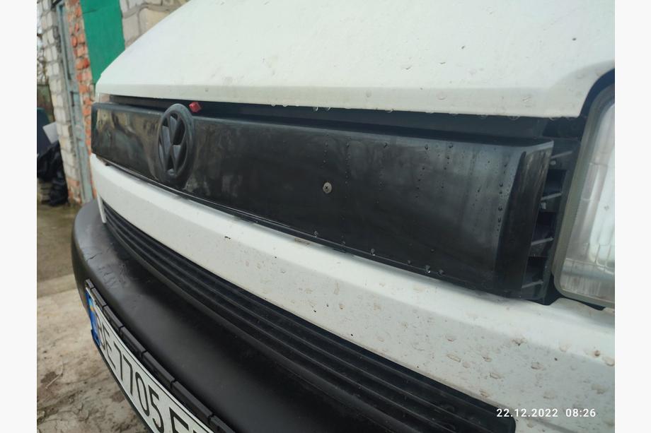 Volkswagen T4 Transporter 1990–2003 Zimný horný kryt masky chladiča Lesklý pre rovné čelo (Flat Front) Fotografia 3