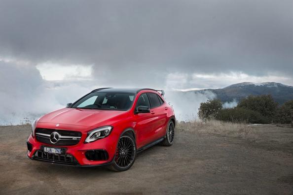 Recenzia kompaktného crossoveru Mercedes-Benz GLA-Class