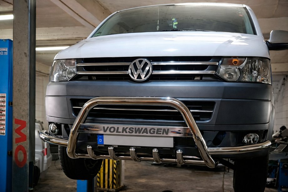 Volkswagen T5 2010–2015 Predný ochranný rám (bullbar) WT004ST (nerez) Image