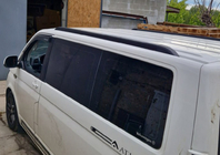 Volkswagen T5 2010–2015 Integrované strešné lyžiny (čierne) Krátky rázvor fotografia 43
