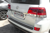 Toyota Land Cruiser 200 2007–2021 Držiak ŠPZ – štandard Biela fotografia 10