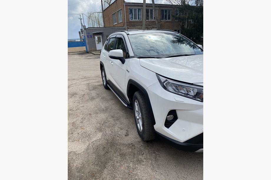 Toyota Rav 4 2019–2025 Bočné nášľapy OEM V1A (2 ks, hliník) Fotografia 3