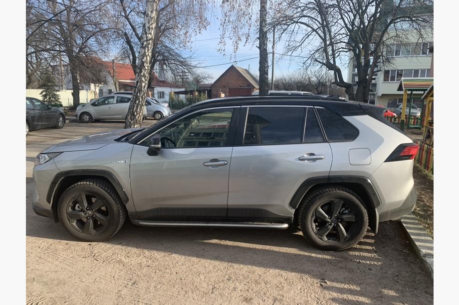 Toyota Rav 4 2019–2025 Bočné nášľapy OEM V1A (2 ks, hliník) Fotografia 8