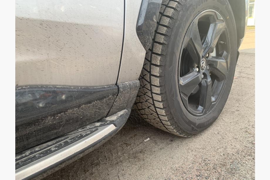 Toyota Rav 4 2019–2025 Bočné nášľapy OEM V1A (2 ks, hliník) Fotografia 10