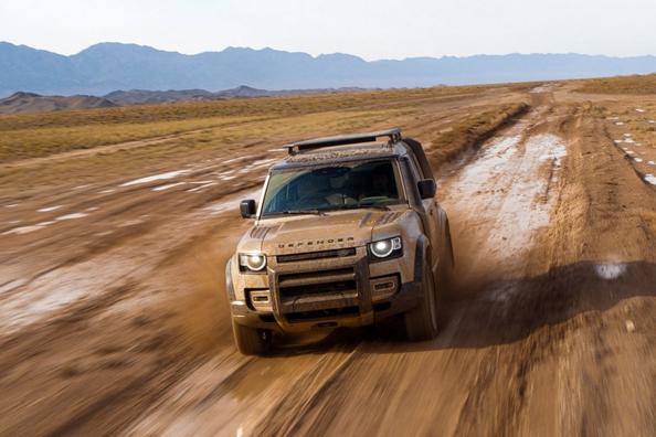 Prémiový päťdverový SUV Land Rover Defender 110 Fotografia 5