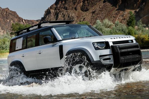 Prémiový päťdverový SUV Land Rover Defender 110 Fotografia 1