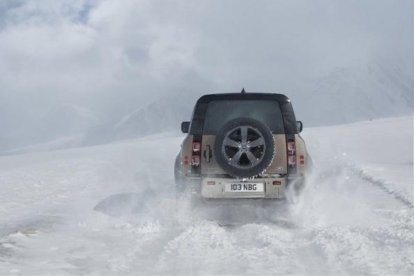 Prémiový päťdverový SUV Land Rover Defender 110 Fotografia 7